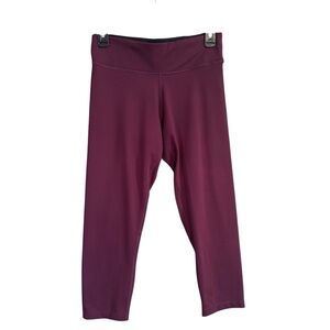 Women’s Victoria’s Secret Ultimate Legging Cropped Burgundy Size Small